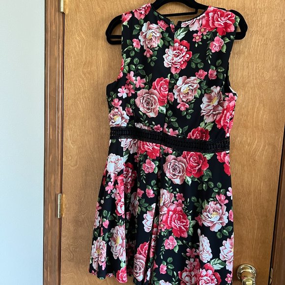 Juniors Floral Skater Dress XL Illusion Waist Black Red Pink Sleeveless Crewneck - Picture 3 of 7